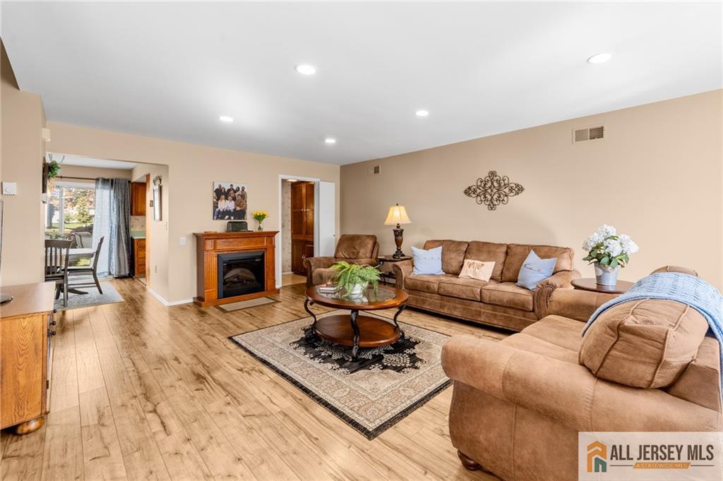 376 Stirling Drive 376A Image 5