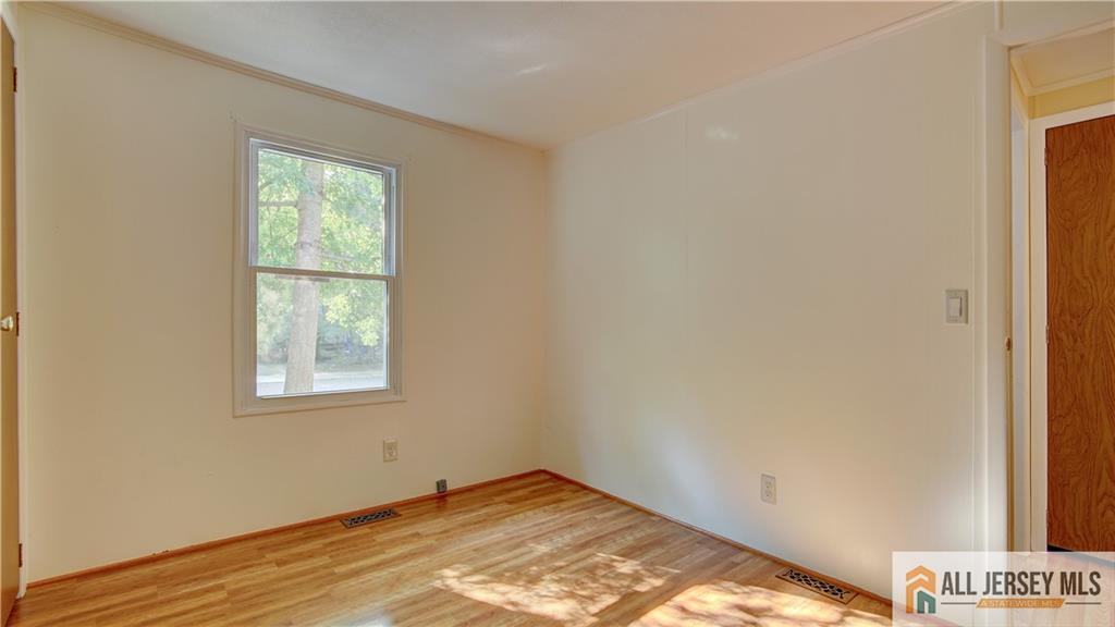 303 Woods End Court, Spotswood, NJ, 08884 image 20