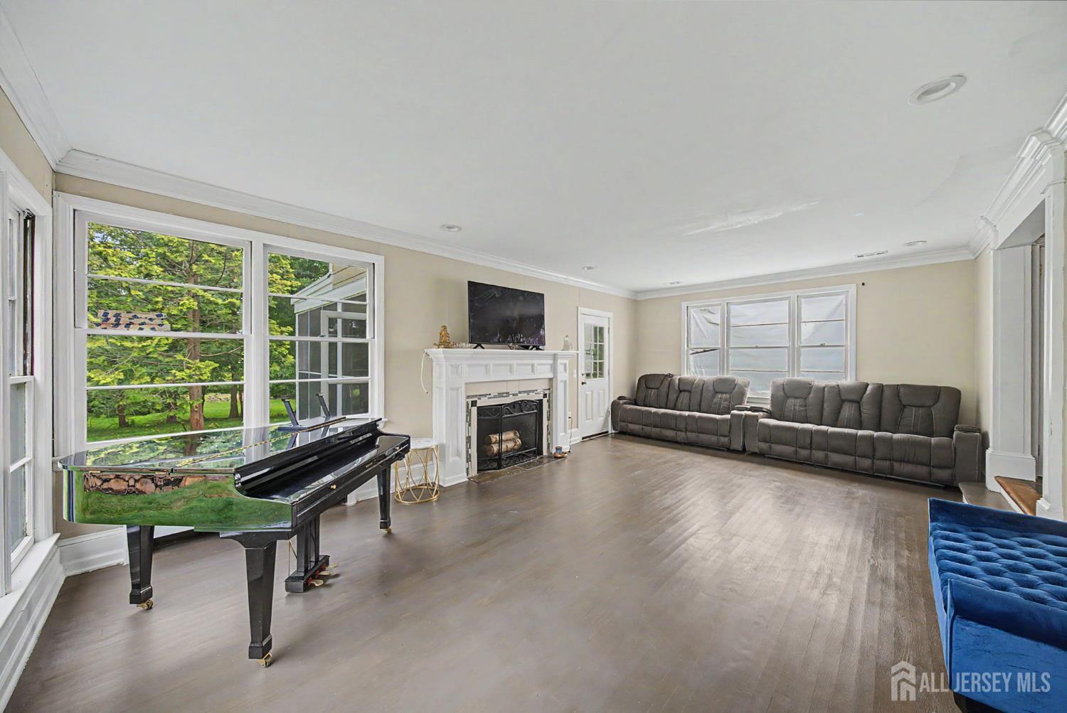 396 New Dover Road Image 4