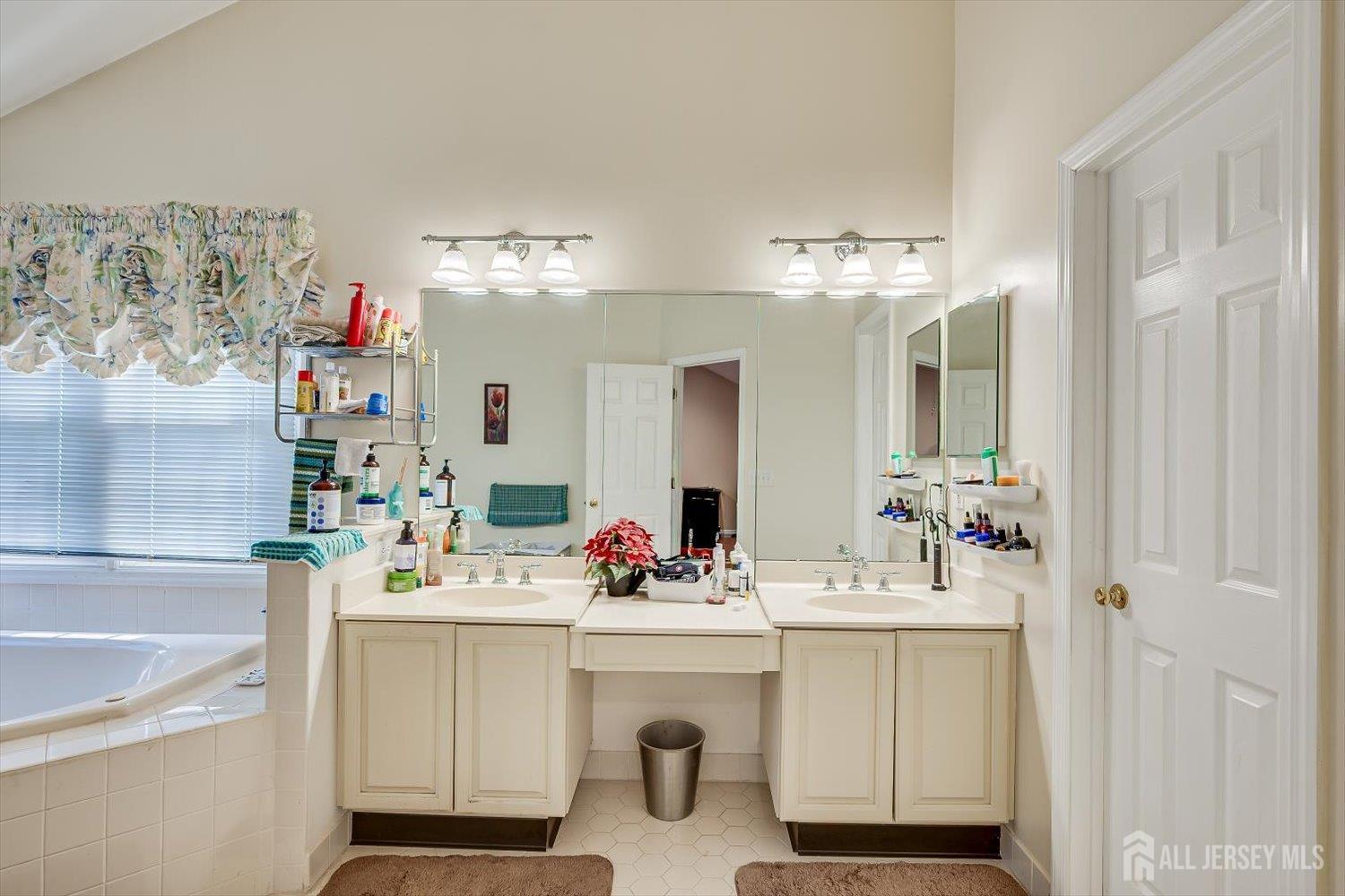 8 McBride Way, Bridgewater, NJ, 08807 image 34