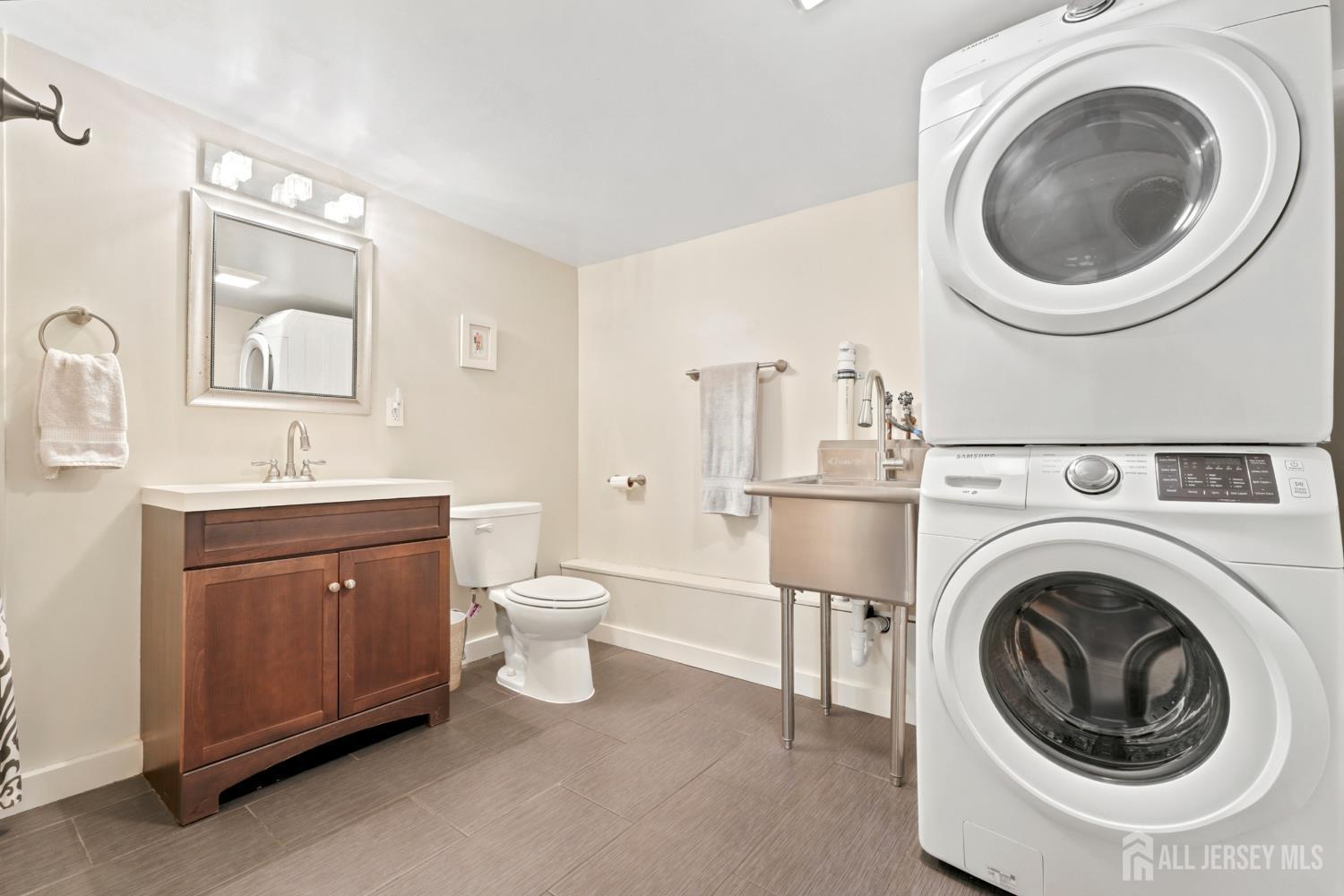 176 N Broadway Street, South Amboy, NJ, 08879 image 20