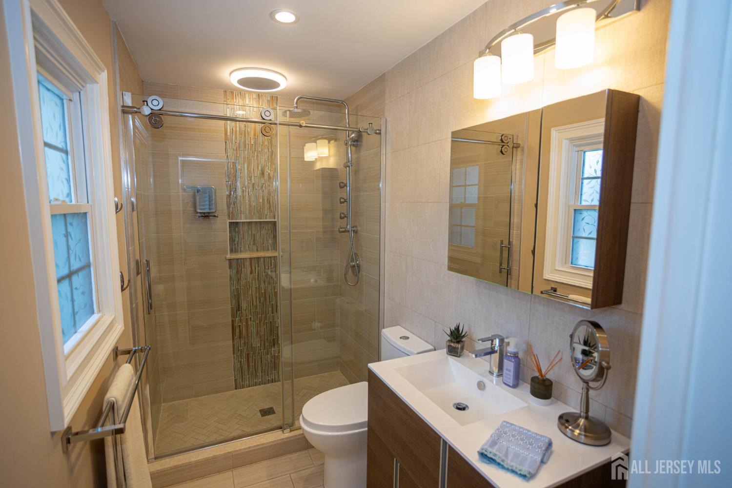 113 Woodmere Drive Image 4