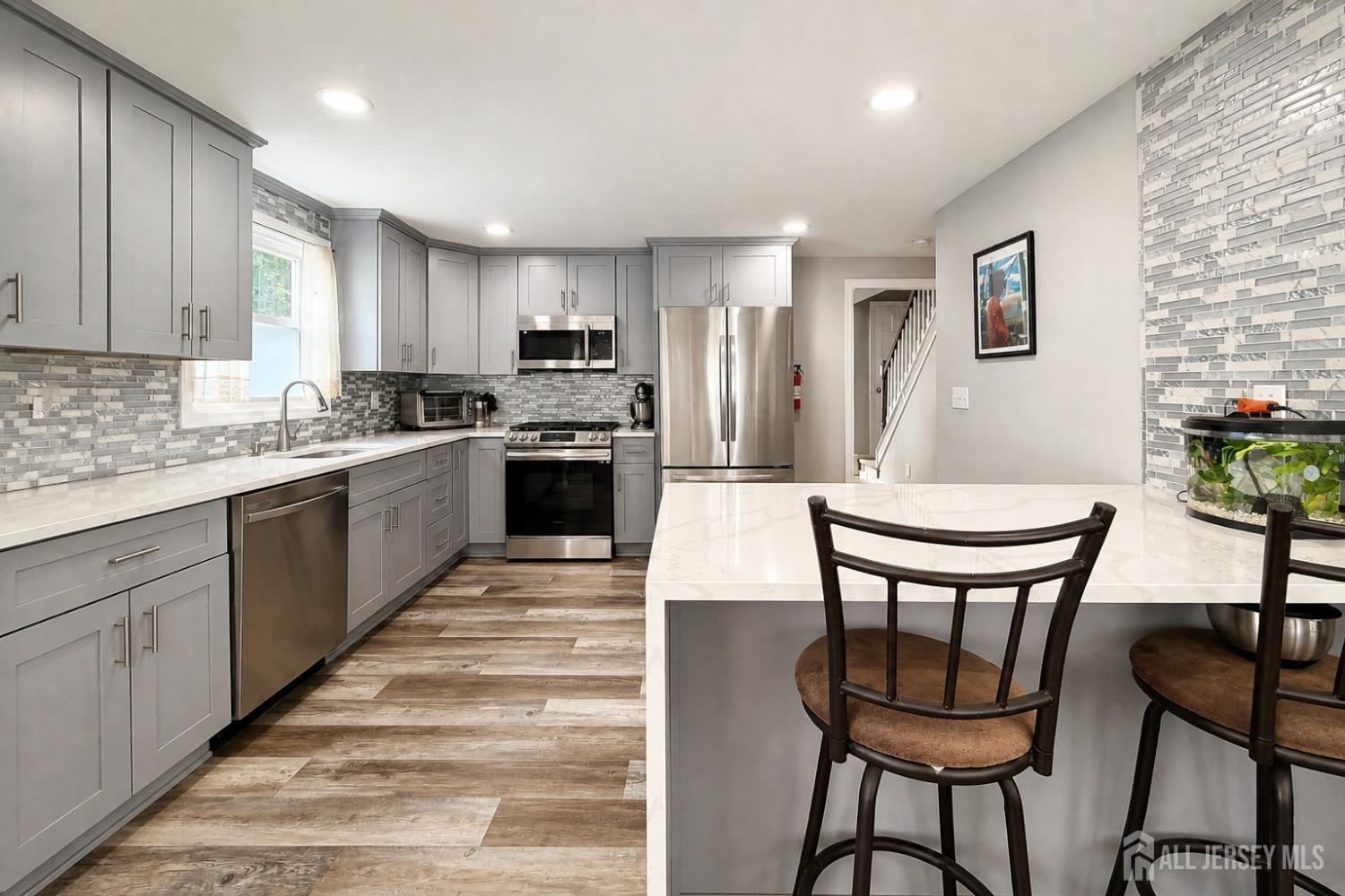 193 Old Road, Sewaren, NJ, 07077 image 30