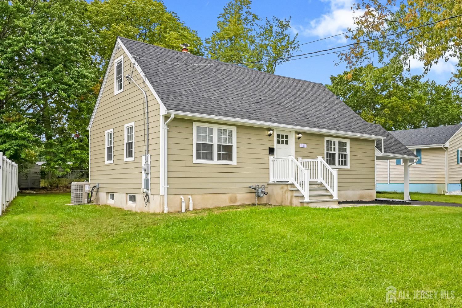 111 Bentley Avenue Image 2