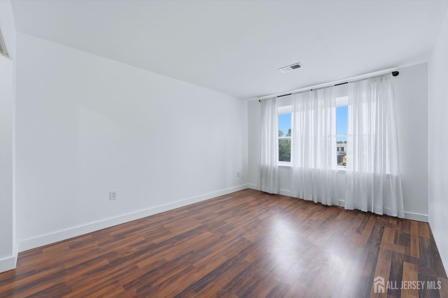 320 Edpas Road, New Brunswick, NJ, 08901 image 9