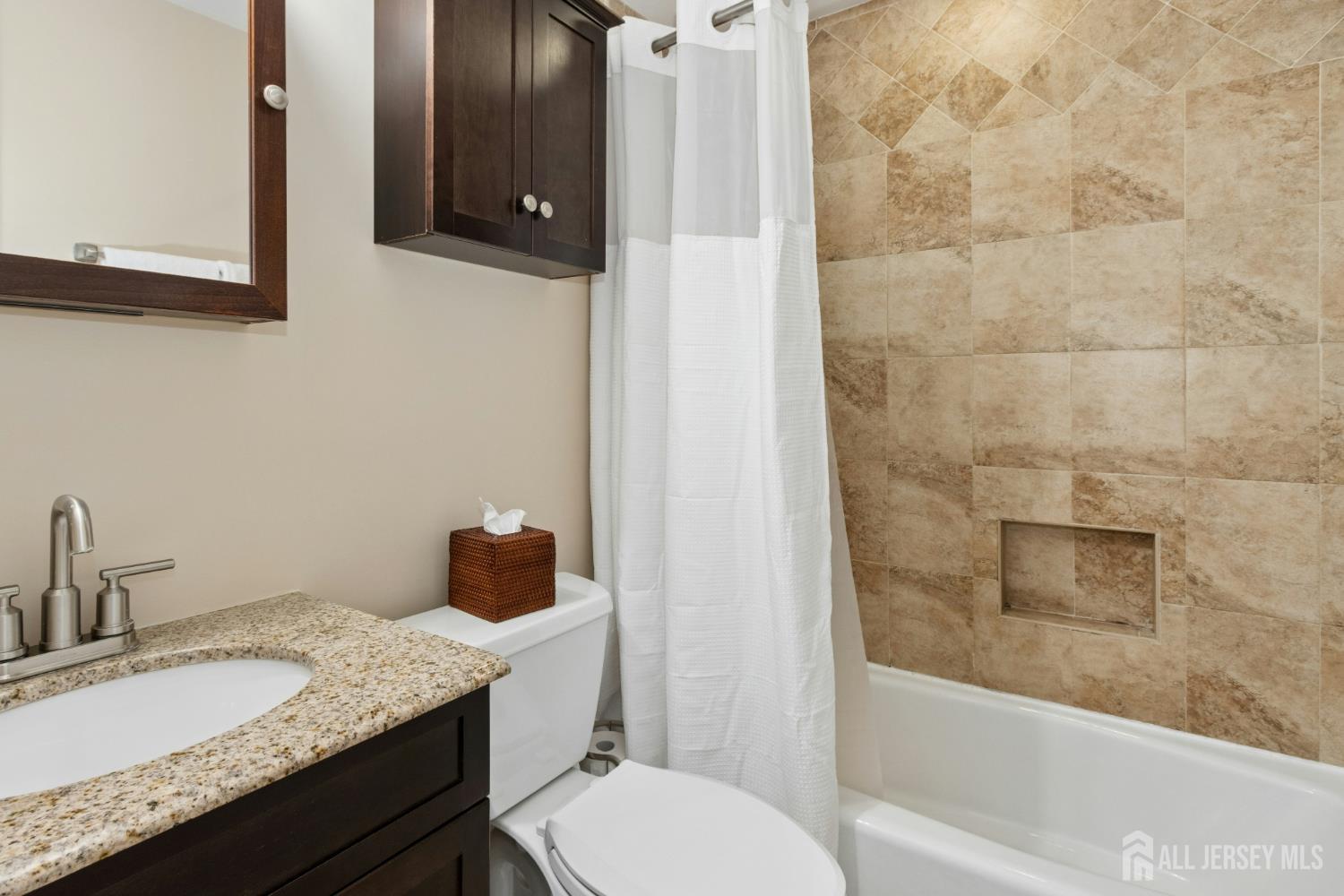 57 CLEVELAND Avenue, Colonia, NJ, 07067 image 23