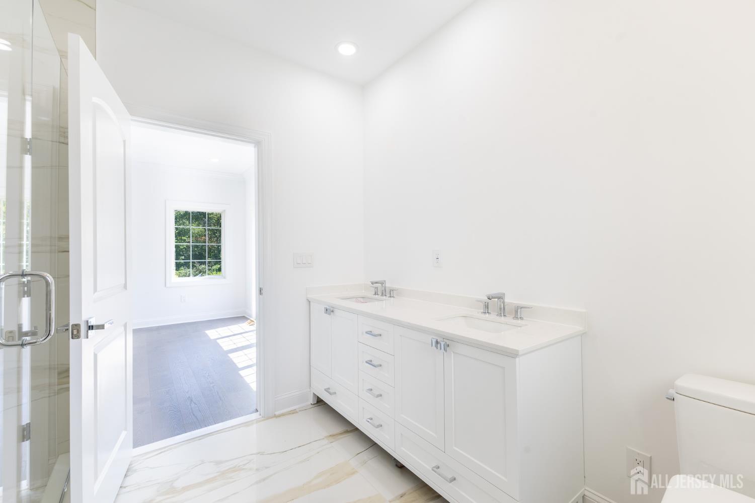 117 E Berkley Boulevard, Iselin, NJ, 08830 image 28