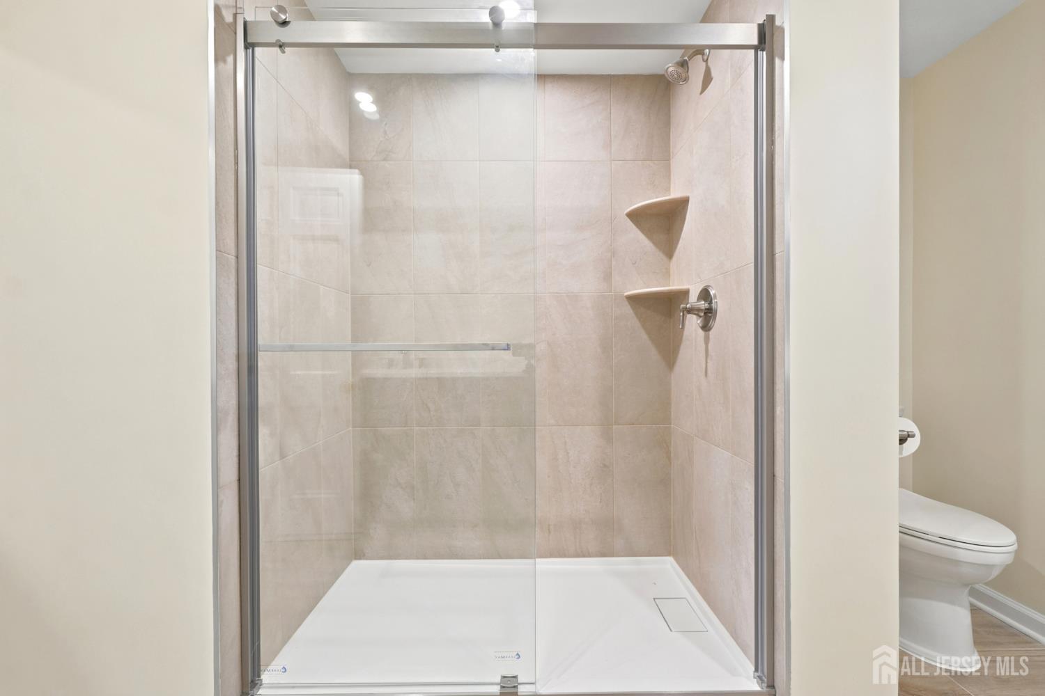 8 Sussex Way N, Monroe, NJ, 08831 image 13