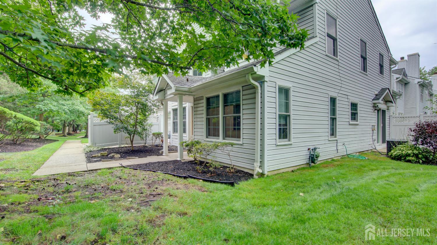8 Forden Court Image 4