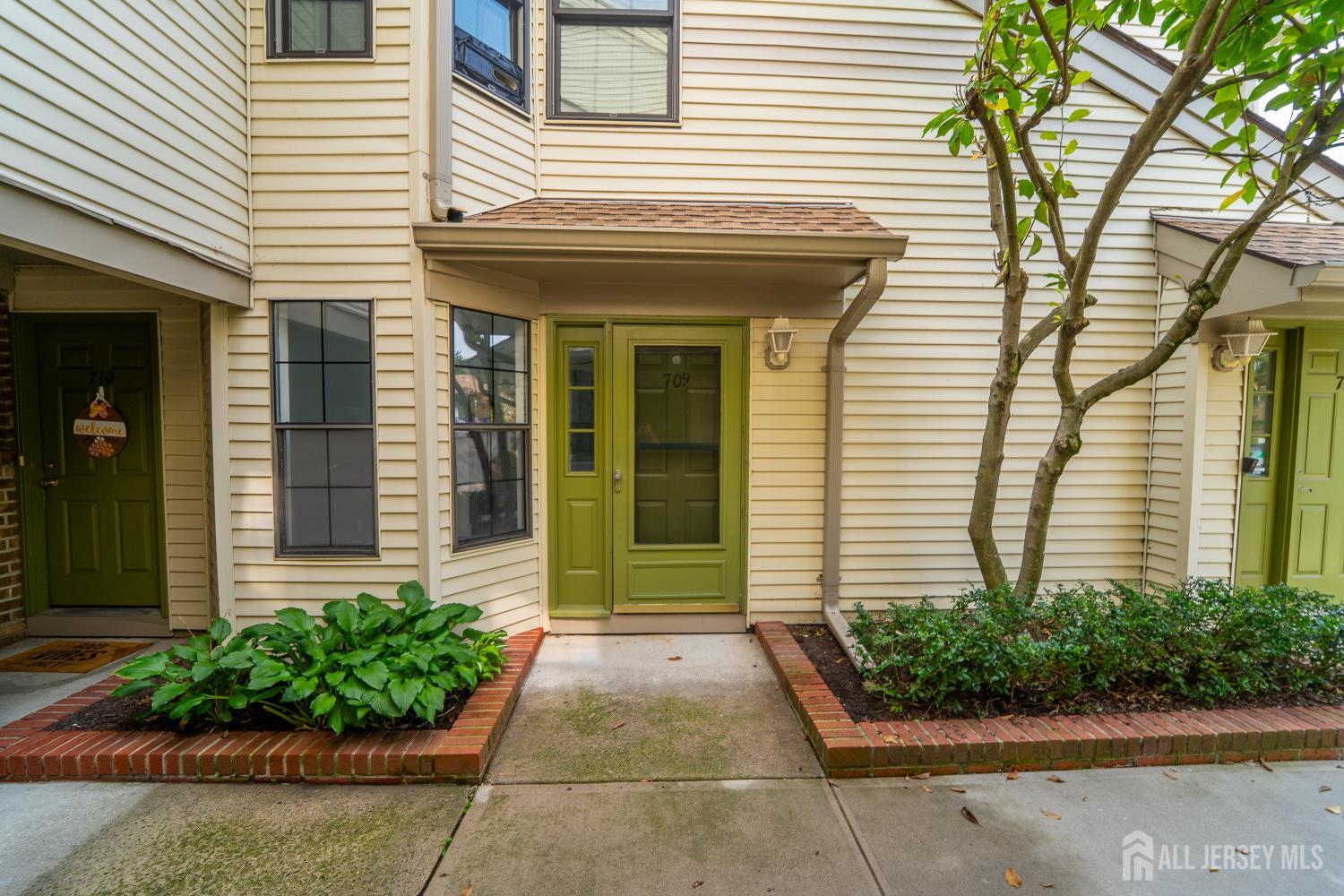709 Sunshine Court Image 2
