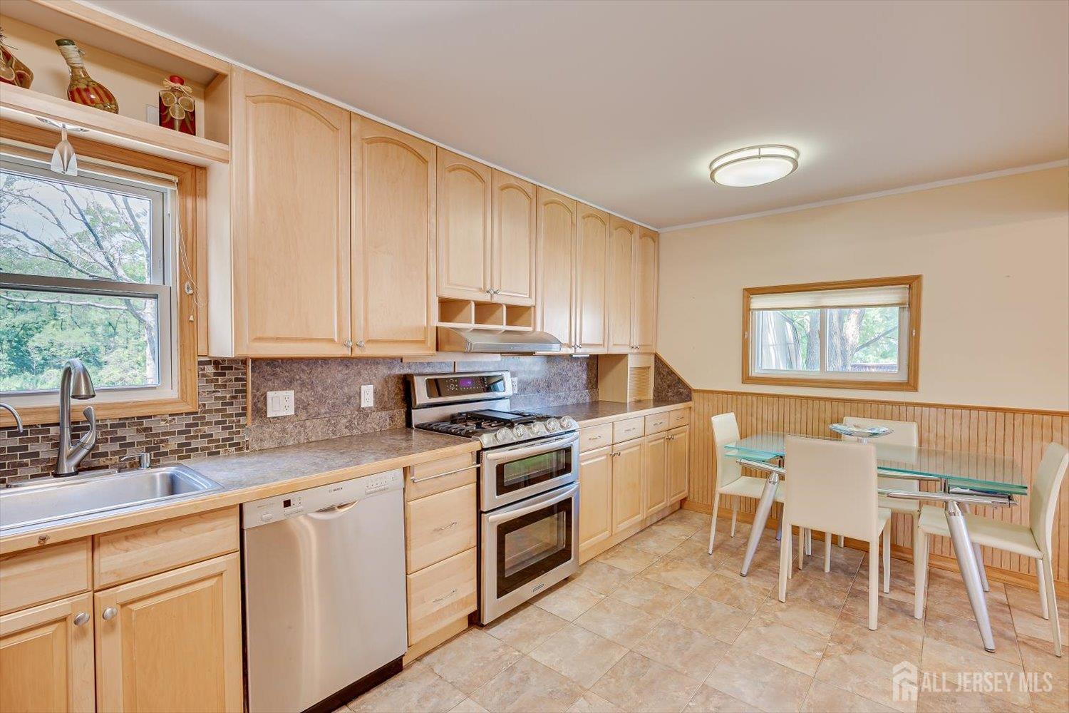 221 N Hill Road, Colonia, NJ, 07067 image 8