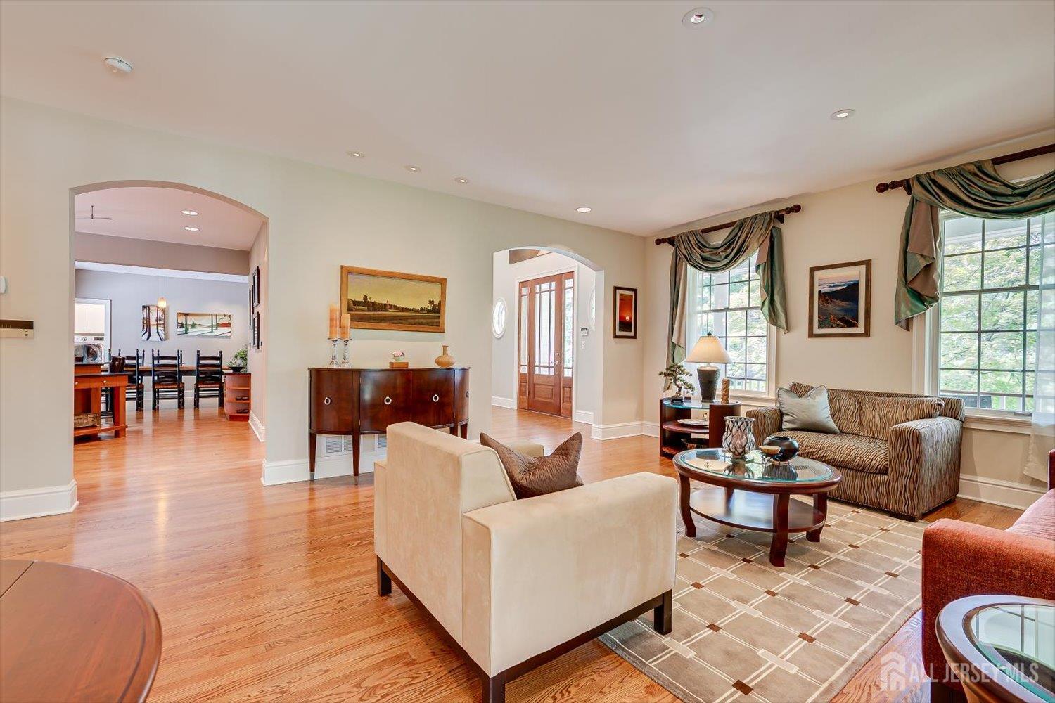 4 Edgewood Road, Edison, NJ, 08820 image 16