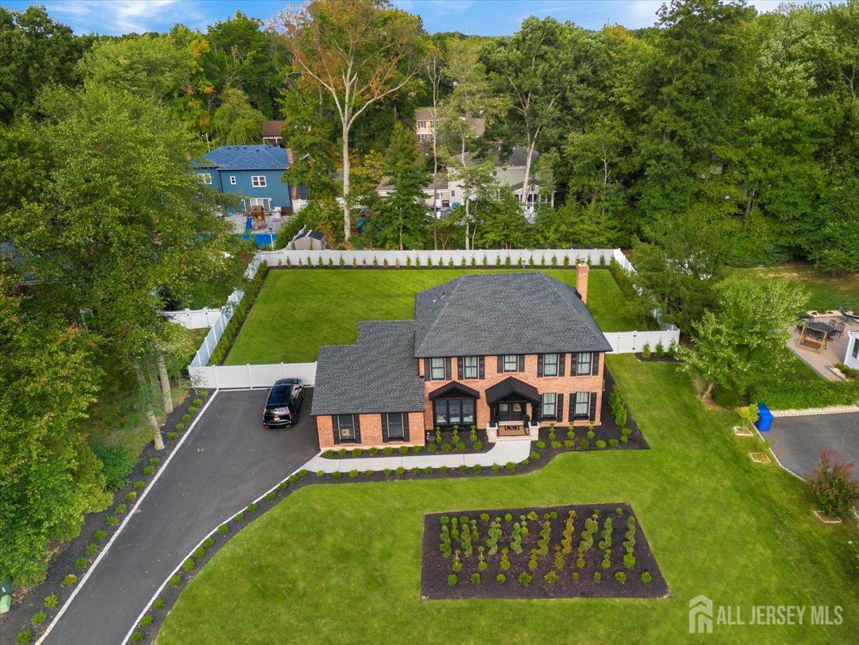 9 Wood Lake Court Image 2