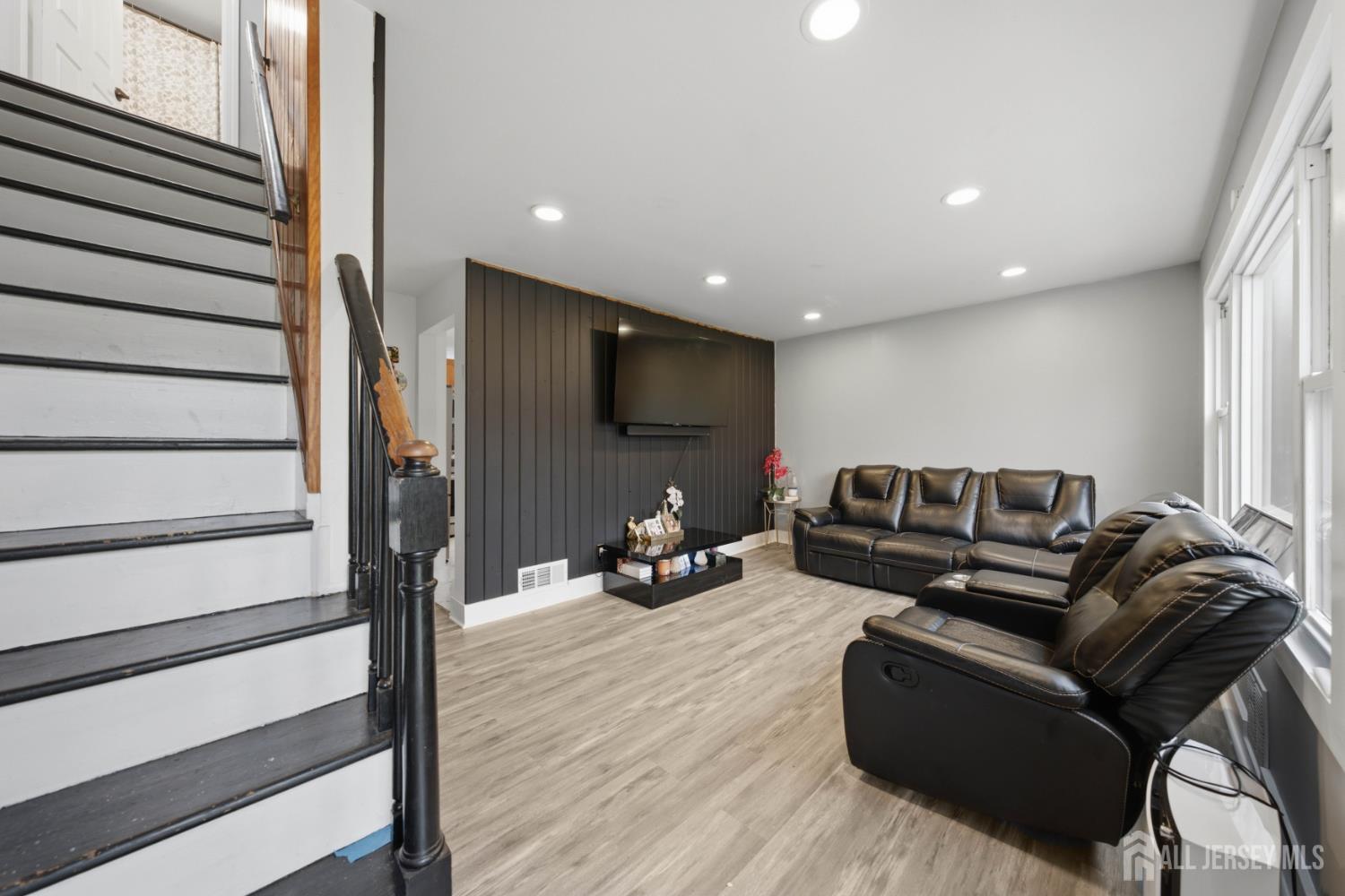 156 Baker Avenue Image 4