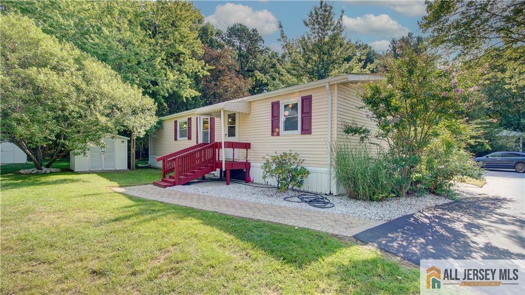 303 Woods End Court, Spotswood, NJ, 08884 image 31