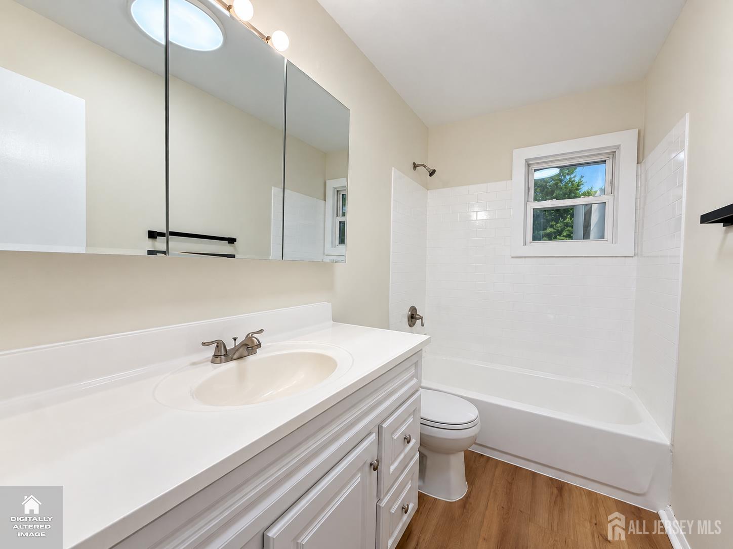 125 Bentley Avenue Image 4