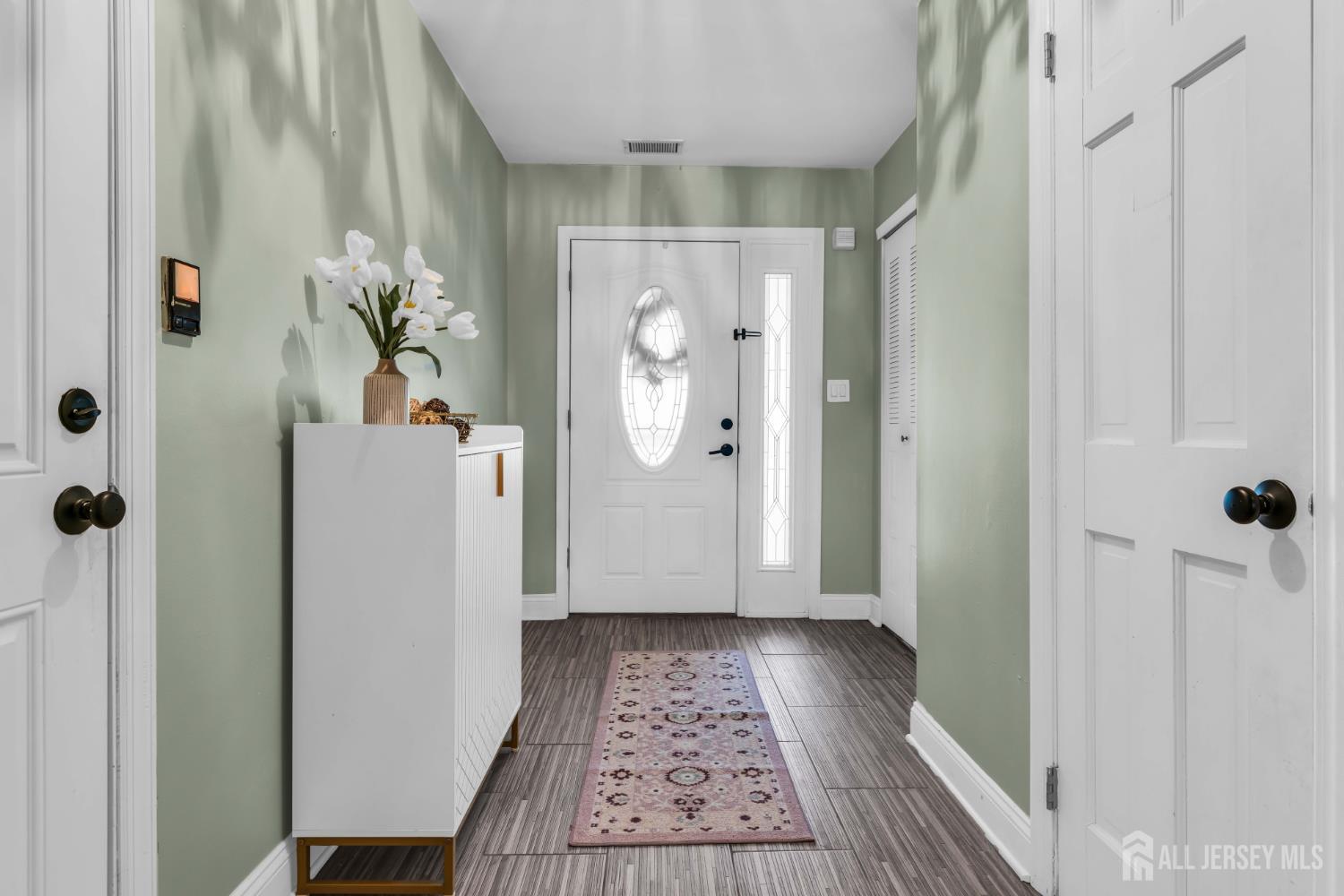 69 Lexington Circle Image 4