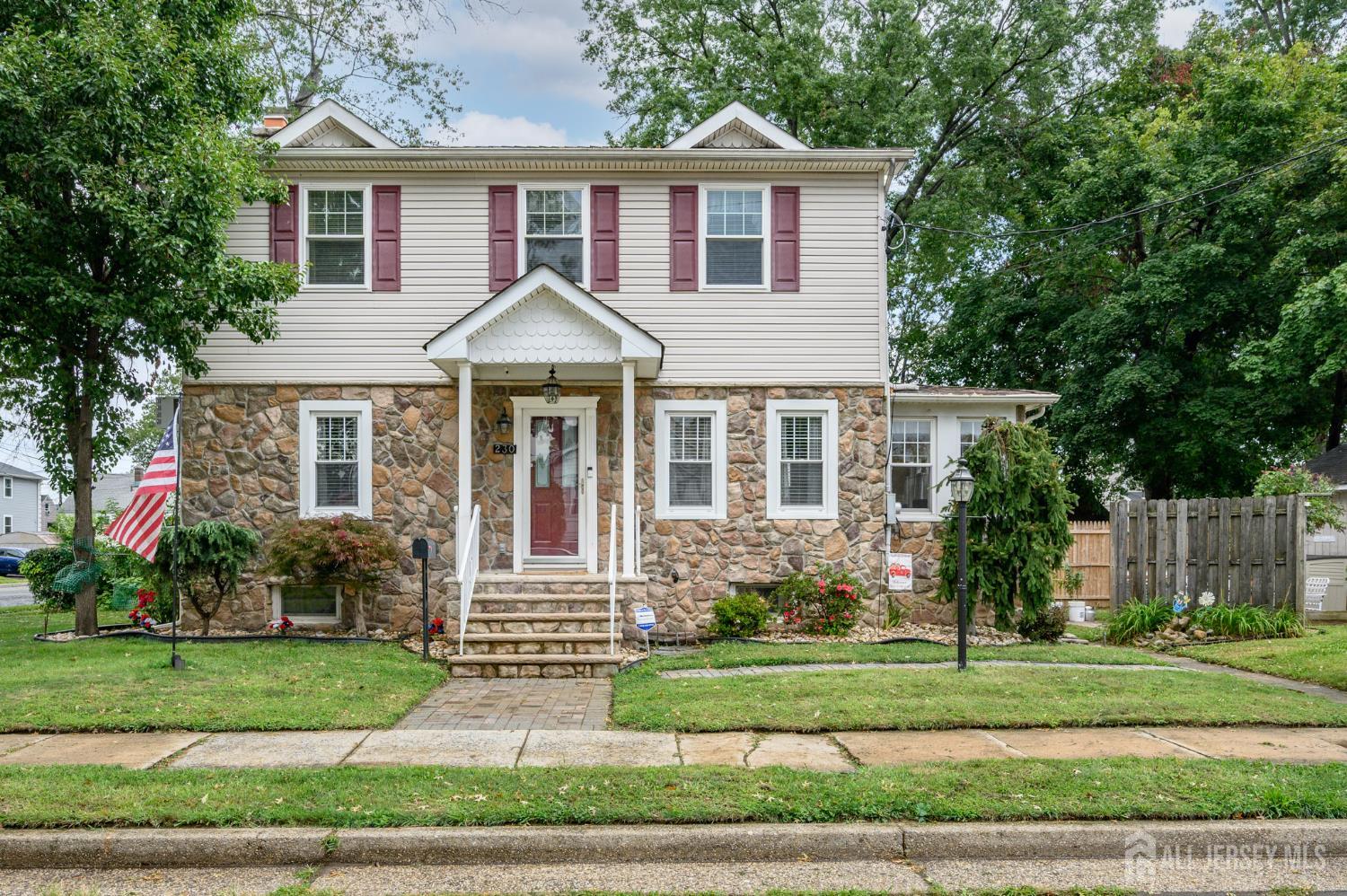 230 Jones Place Image 2