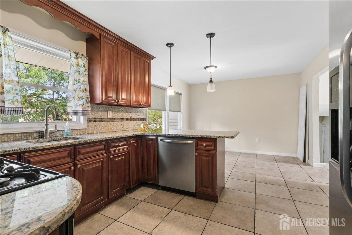 56 gramercy Drive, Piscataway, NJ, 08854 image 11