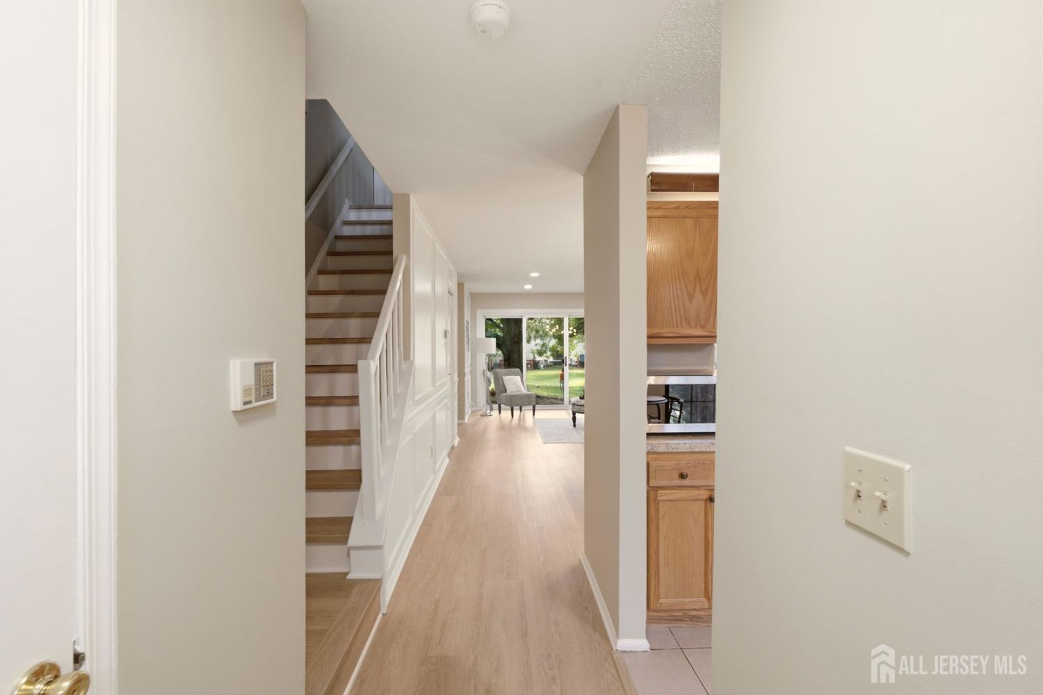 360 Bromley Place Image 5