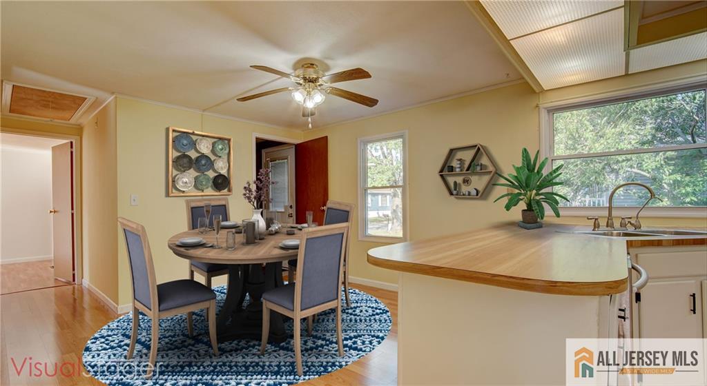 303 Woods End Court, Spotswood, NJ, 08884 image 12