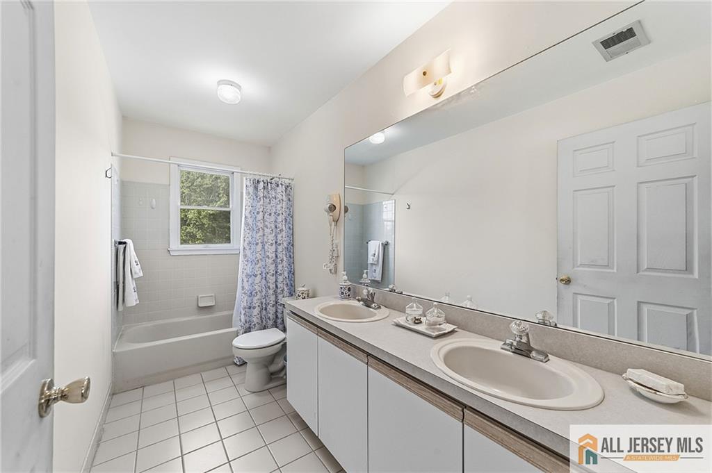 1 Launcelot Lane, Monroe, NJ, 08831 image 27