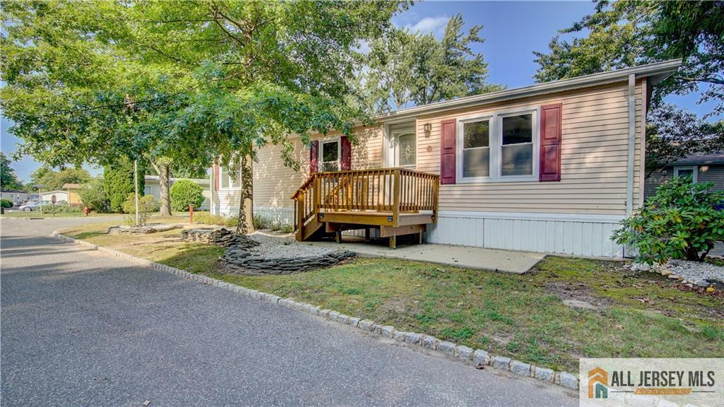 303 Woods End Court Image 3
