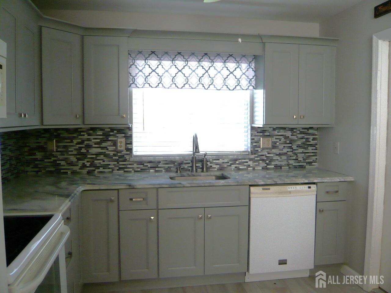 848 Sewell Road Image 5