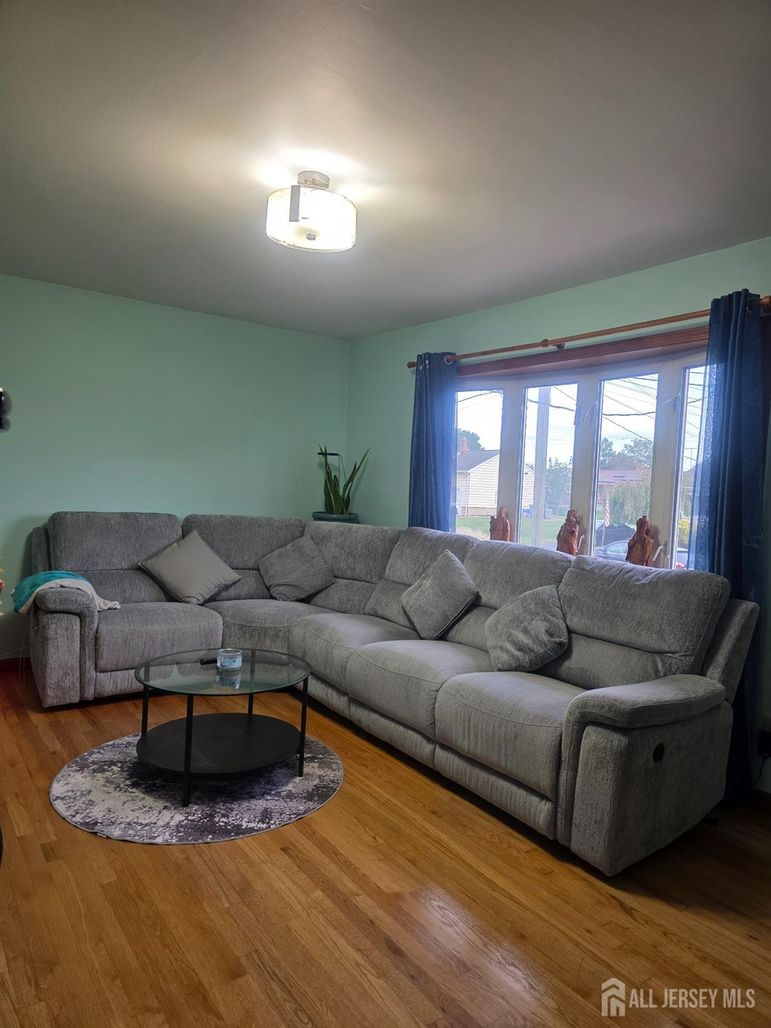324 Evans Avenue Image 5
