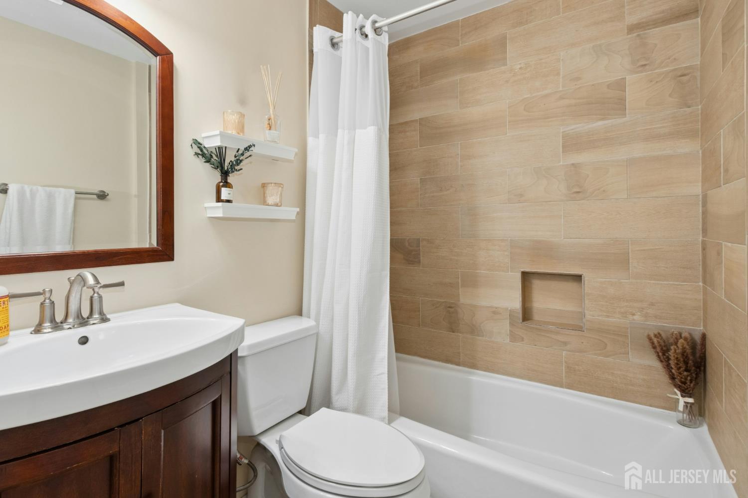 57 CLEVELAND Avenue, Colonia, NJ, 07067 image 18