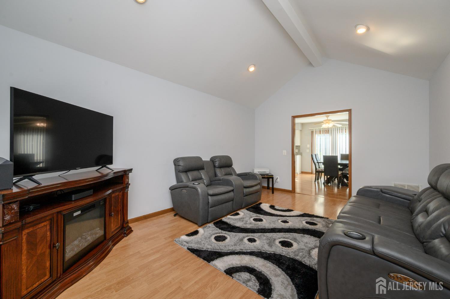 152 Nautilus Drive Image 5