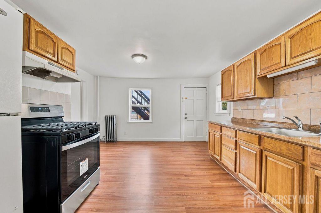 216 Amherst Street Image 3