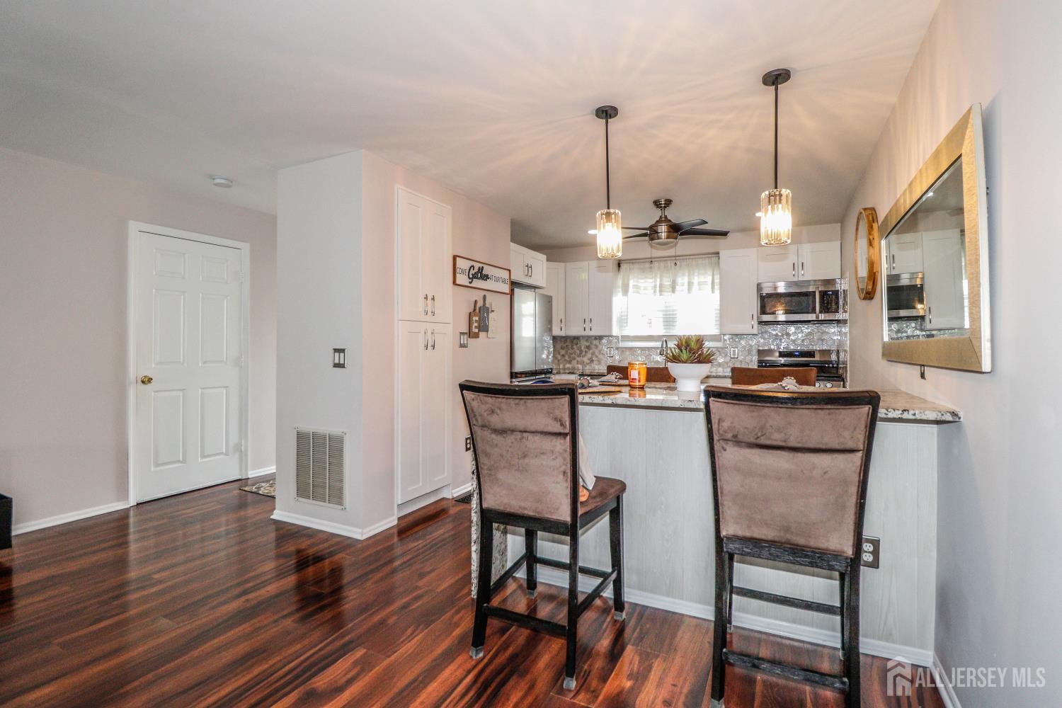 323 Ventnor Court Image 4