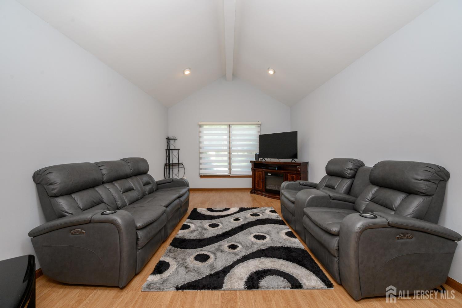 152 Nautilus Drive Image 4