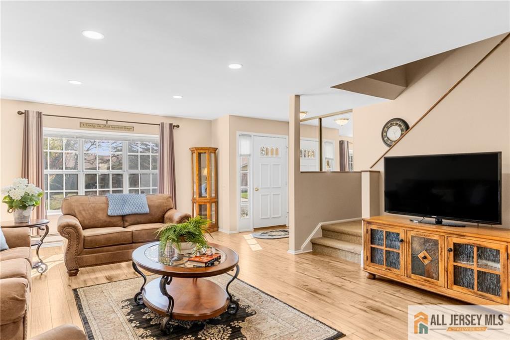 376 Stirling Drive 376A Image 4