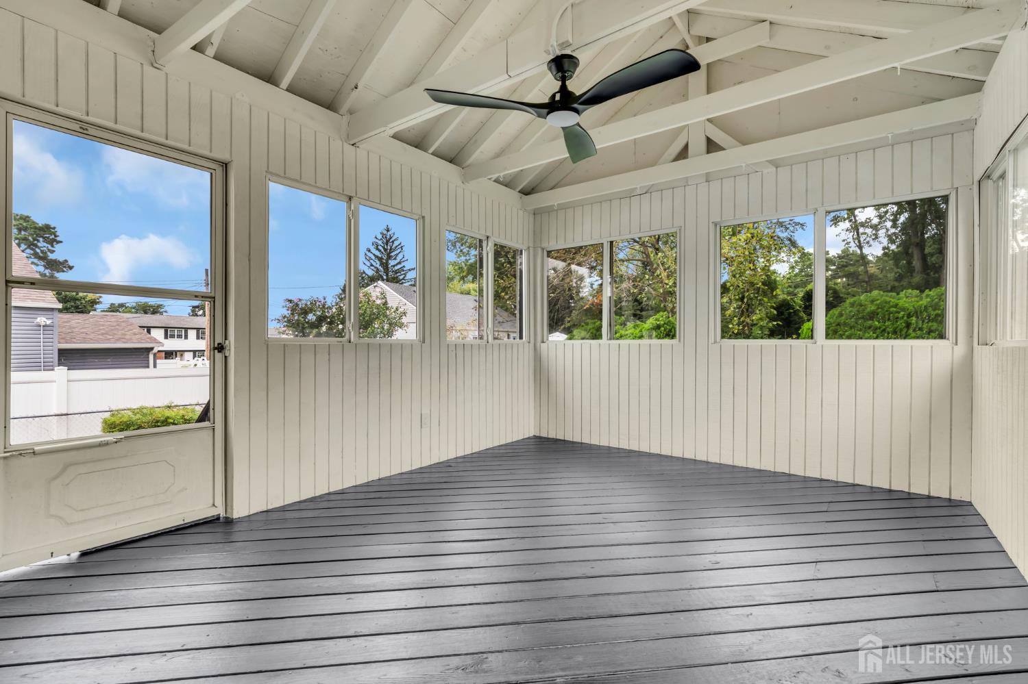 104 Southwood Drive Image 4