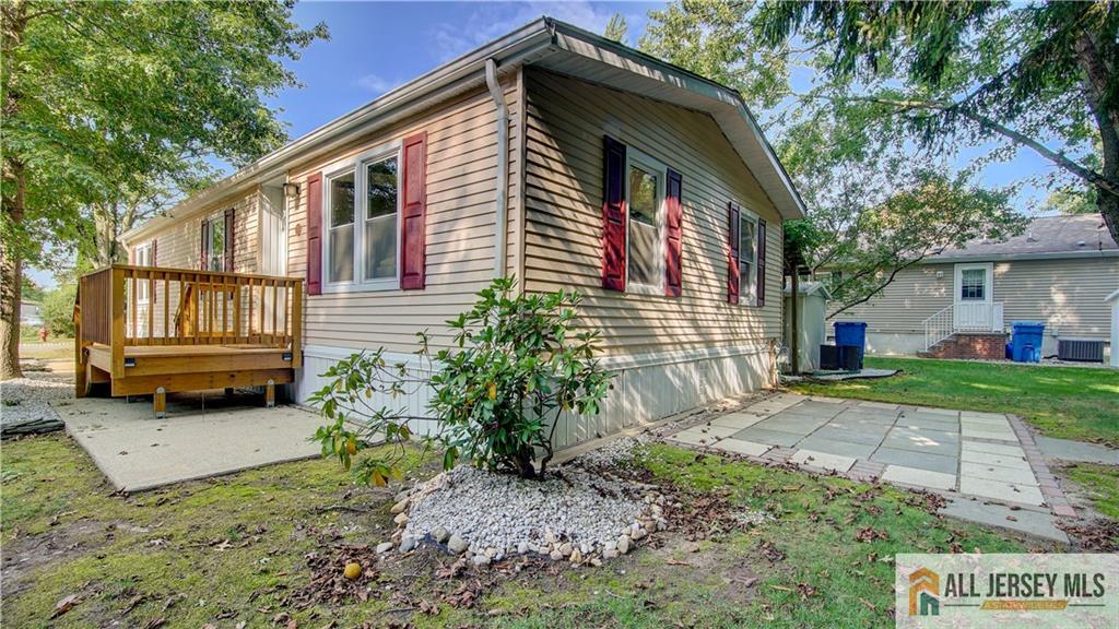303 Woods End Court, Spotswood, NJ, 08884 image 6
