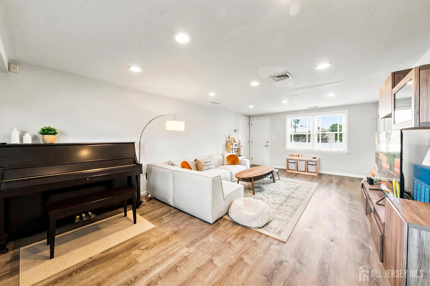 9 Meyer Road, Edison, NJ, 08817 image 10