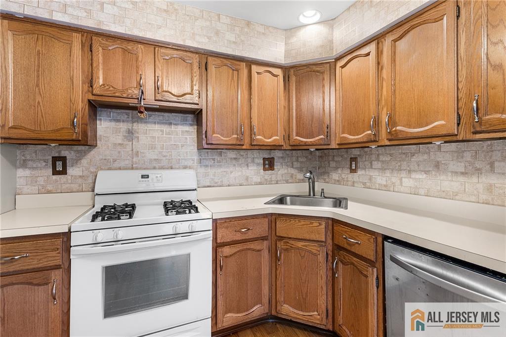 84 Diamond Lane, Old Bridge, NJ, 08857 image 18