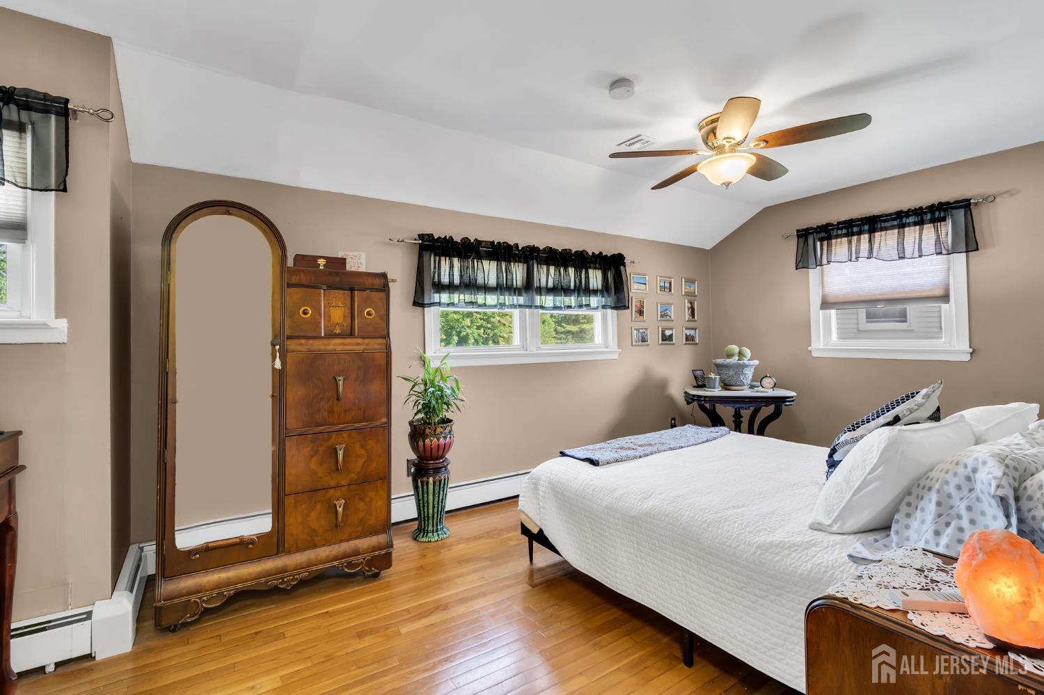 35 Richard Terrace, Middletown, NJ, 07748 image 16