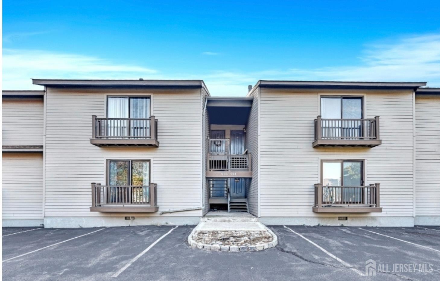 905 Spruce Hills Drive Drive 905 Image 3