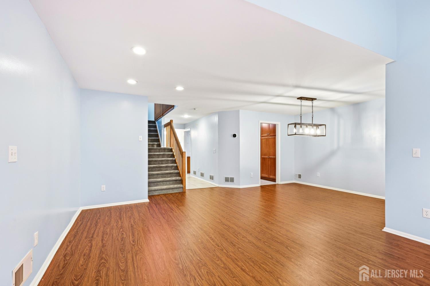 118 Kingsland Circle, South Brunswick, NJ, 08852 image 22