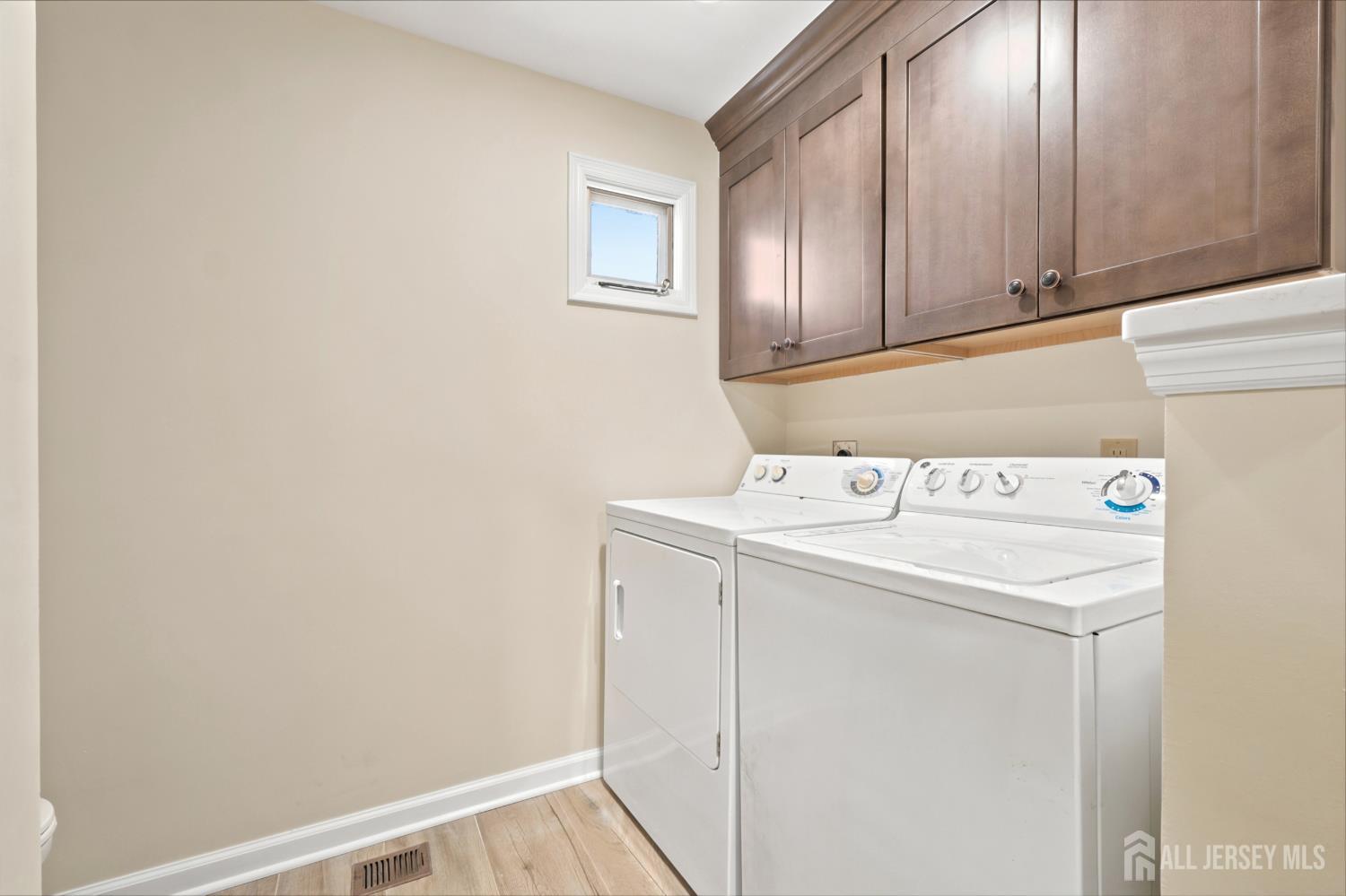 8 Sussex Way N, Monroe, NJ, 08831 image 14