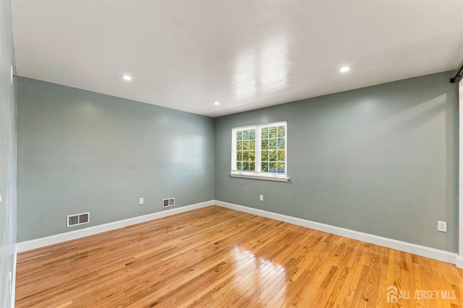 67 Victoria Way, Sewaren, NJ, 07077 image 17