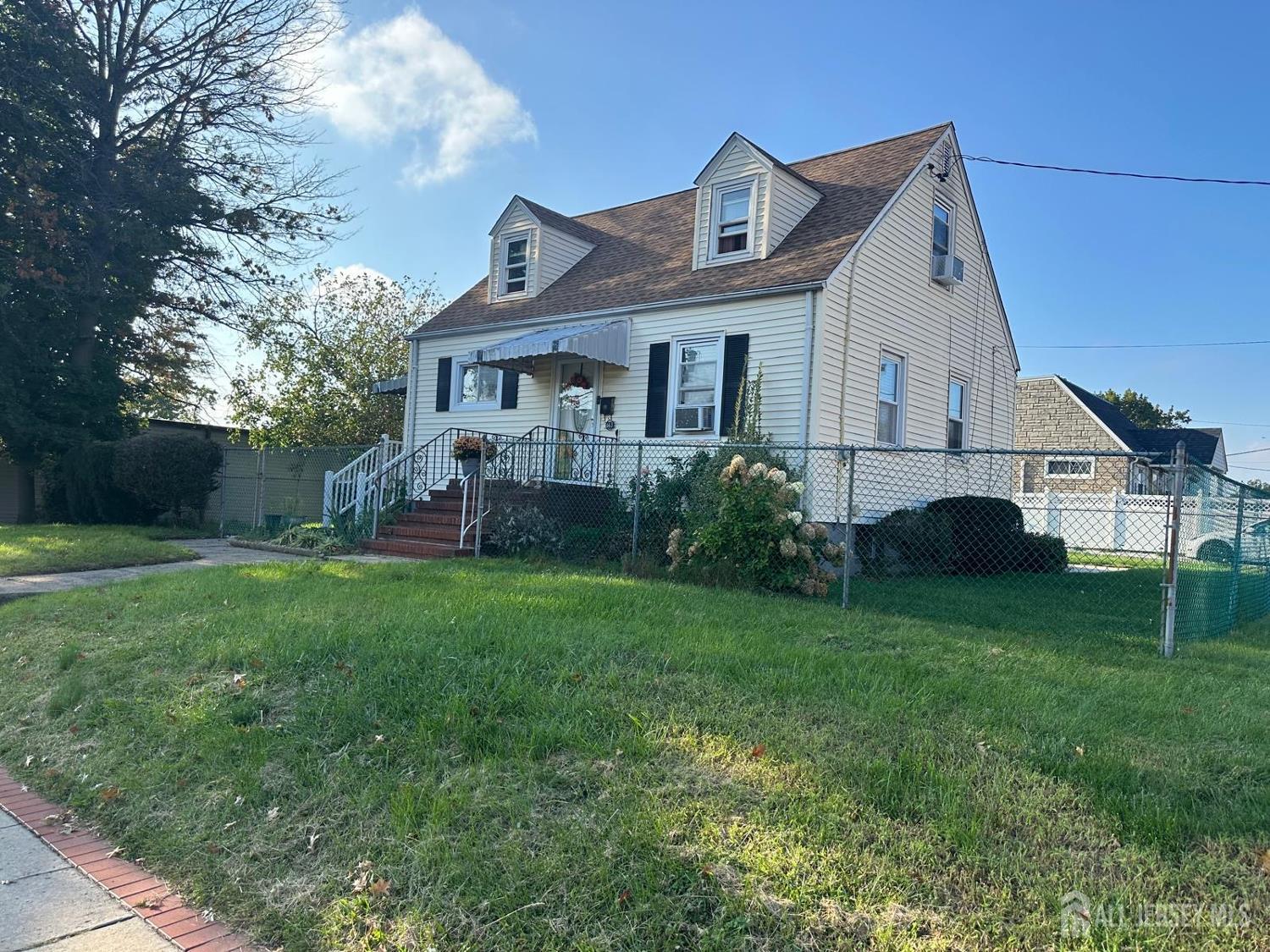 663 Hamilton Street Image 3