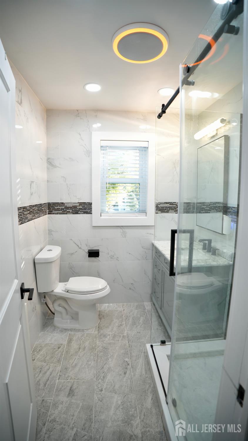 77 Douglas Street, Fords, NJ, 08863 image 14