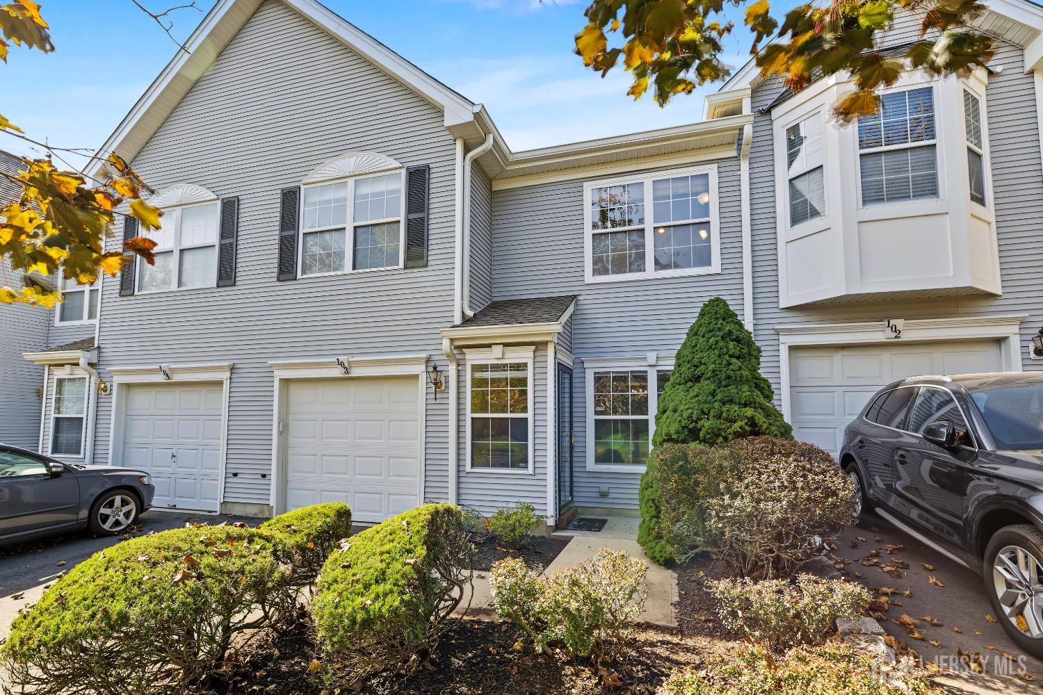 103 Creststone Circle Image 4