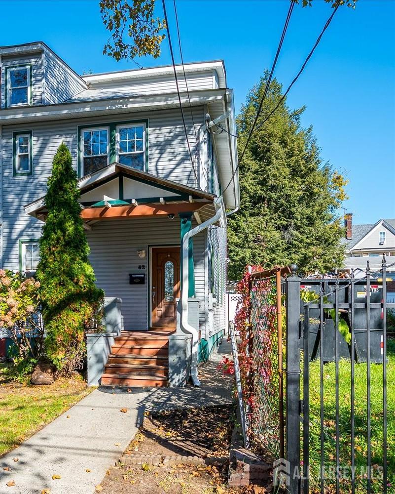 82 Lewis Street Image 3