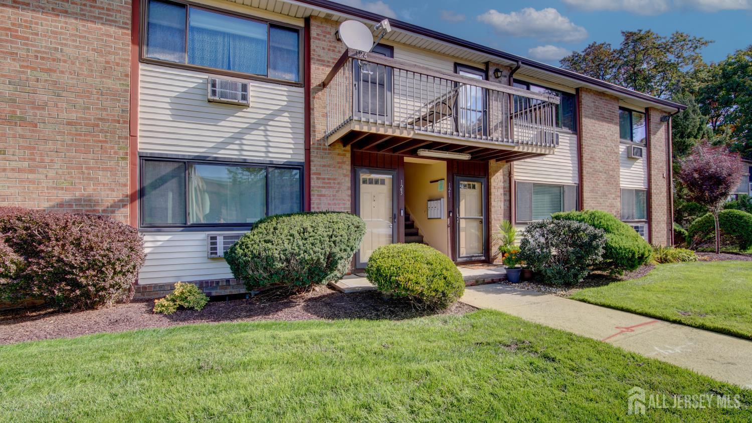 123 Cricket Lane Image 2