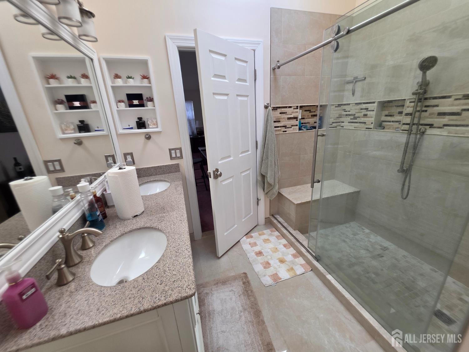 41 magellan Way, Franklin Twsp, NJ, 08823 image 16